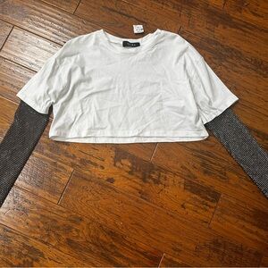 AKIRA White Top with Black Accents